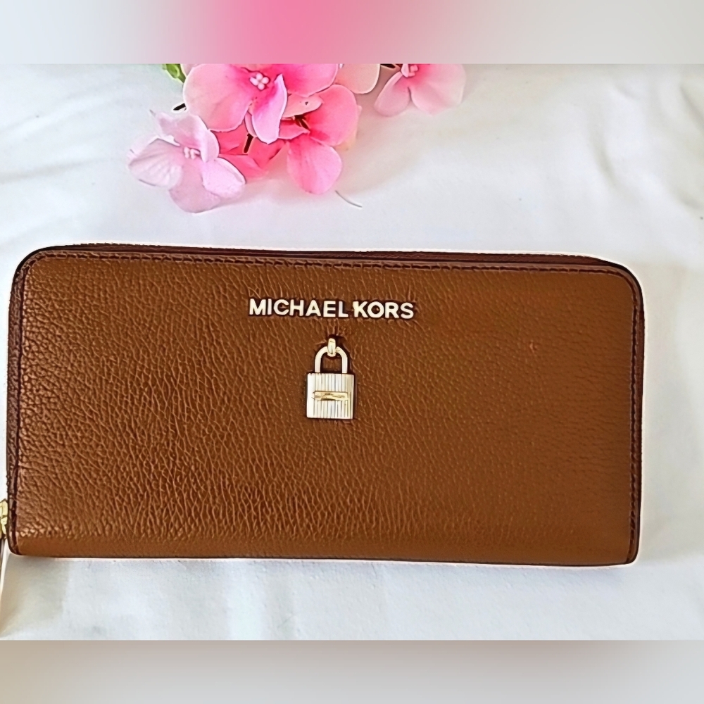 Michael Kors  Brown Zip Around Accordion Leather  Wallet  Price Firm